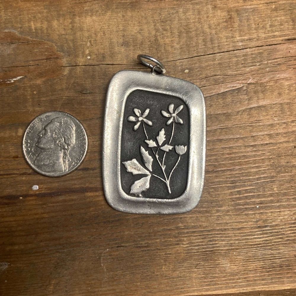 R Tennesmed Silver Pendant Necklace